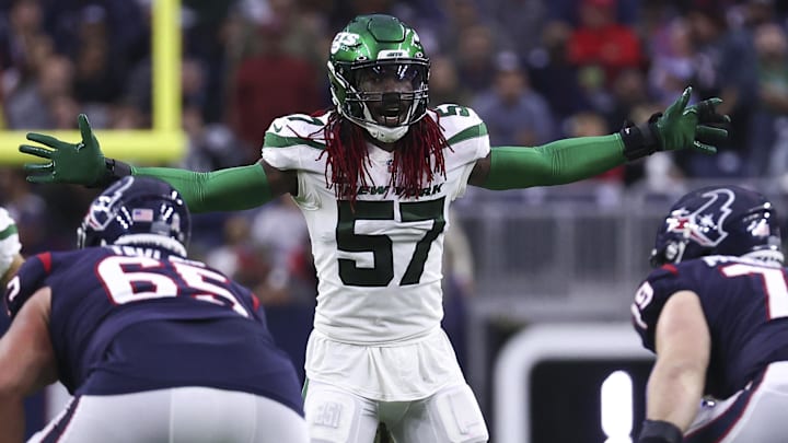 Nov 28, 2021; Houston, Texas, USA; New York Jets middle linebacker C.J. Mosley (57) reacts before a play during the fourth quarter against the Houston Texans at NRG Stadium. Nov 28, 2021; Houston, Texas, USA; New York Jets middle linebacker C.J. Mosley (57) reacts before a play during the fourth quarter against the Houston Texans at NRG Stadium.