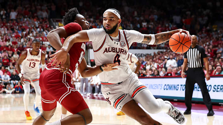 The No. 1 Auburn Tigers beat No. 2 Alabama behind Johni Broome who led both teams in points (19), rebounds (14), and assists (6).