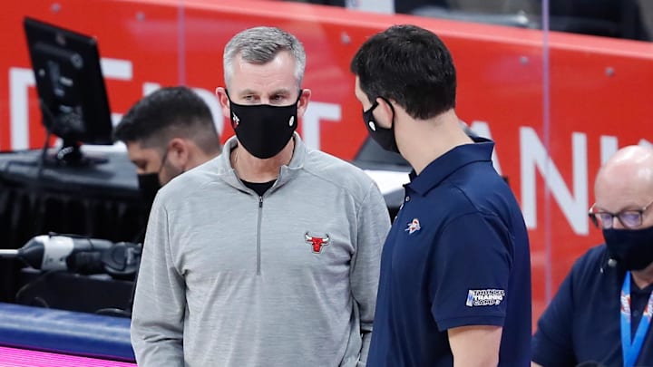 Dec 16, 2020; Oklahoma City, Oklahoma, USA; Chicago Bulls head coach Billy Donovan, left, and Oklahoma City Thunder head coach Mark Daigneault, right, meet following their game at Chesapeake Energy Arena. Mandatory Credit: Alonzo Adams-Imagn Images Dec 16, 2020; Oklahoma City, Oklahoma, USA; Chicago Bulls head coach Billy Donovan, left, and Oklahoma City Thunder head coach Mark Daigneault, right, meet following their game at Chesapeake Energy Arena. Mandatory Credit: Alonzo Adams-Imagn Images