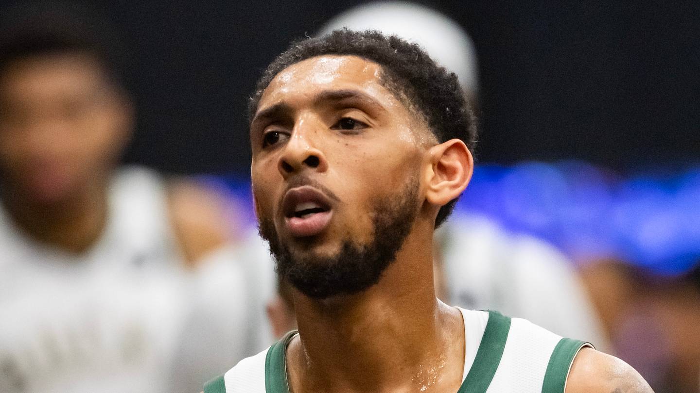 Former Suns Finals contributor surprisingly remains unsigned as camp looms