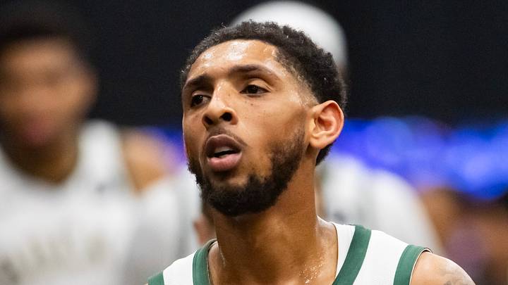 Phoenix, Arizona, USA; Milwaukee Bucks guard Cameron Payne (15) against the Phoenix Suns at Footprint Center on Feb 6, 2024. Phoenix, Arizona, USA; Milwaukee Bucks guard Cameron Payne (15) against the Phoenix Suns at Footprint Center on Feb 6, 2024.