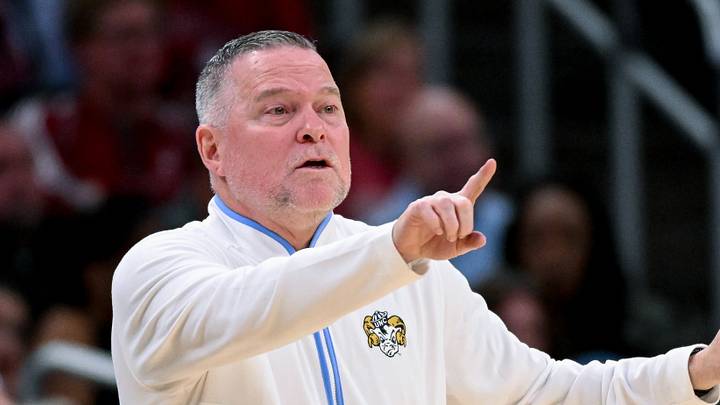 Oct 18, 2026; Indianapolis, IN, USA; North Carolina Tar Heels head coach Michael Malone instructs his team against the Indiana Hoosiers during the first half at Gainbridge Fieldhouse. Mandatory Credit: Robert Goddin-Imagn Images Oct 18, 2026; Indianapolis, IN, USA; North Carolina Tar Heels head coach Michael Malone instructs his team against the Indiana Hoosiers during the first half at Gainbridge Fieldhouse. Mandatory Credit: Robert Goddin-Imagn Images