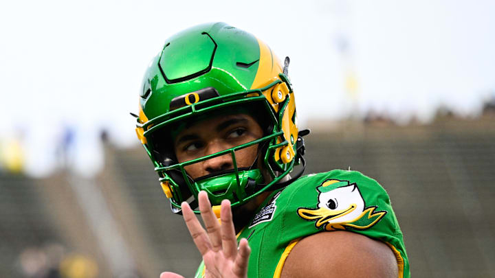 Oregon Ducks tight end Kenyon Sadiq (18). Mandatory Credit: Troy Wayrynen-Imagn Images