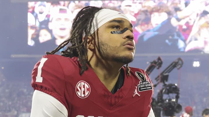 Dec 19, 2025; Norman, OK, USA; Oklahoma Sooners defensive back Jaydan Hardy (1) kneels prior to a game against the Alabama Crimson Tide at Gaylord Family OK Memorial Stadium.