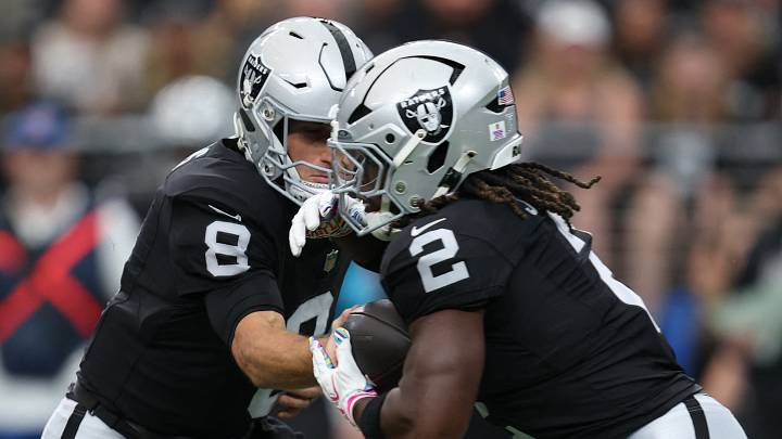 Oct 18, 2026; Paradise, Nevada, USA; Las Vegas Raiders quarterback Kirk Cousins (8) hands off the ball to running back Ashton Jeanty (2) in the first quarter against the Buffalo Bills at Allegiant Stadium. Mandatory Credit: David Brytus-Imagn Images Oct 18, 2026; Paradise, Nevada, USA; Las Vegas Raiders quarterback Kirk Cousins (8) hands off the ball to running back Ashton Jeanty (2) in the first quarter against the Buffalo Bills at Allegiant Stadium. Mandatory Credit: David Brytus-Imagn Images