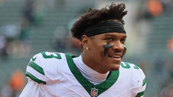 New York Jets linebacker Mykal Walker New York Jets linebacker Mykal Walker