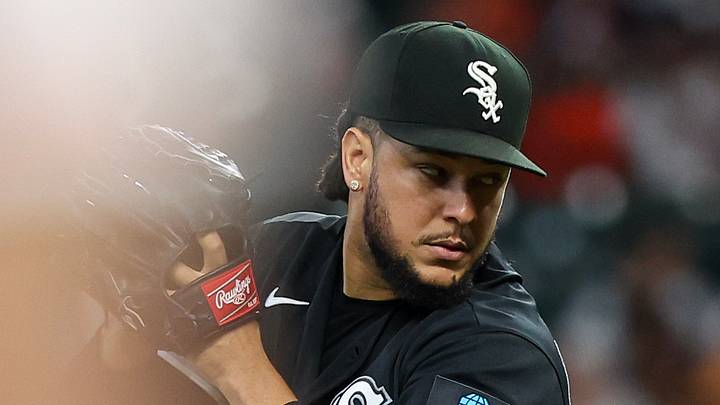 Sep 3, 2026; Houston, Texas, USA; Chicago White Sox starting pitcher Luis Castillo (58) pitches against the Houston Astros in the first inning at Daikin Park. Mandatory Credit: Thomas Shea-Imagn Images Sep 3, 2026; Houston, Texas, USA; Chicago White Sox starting pitcher Luis Castillo (58) pitches against the Houston Astros in the first inning at Daikin Park. Mandatory Credit: Thomas Shea-Imagn Images