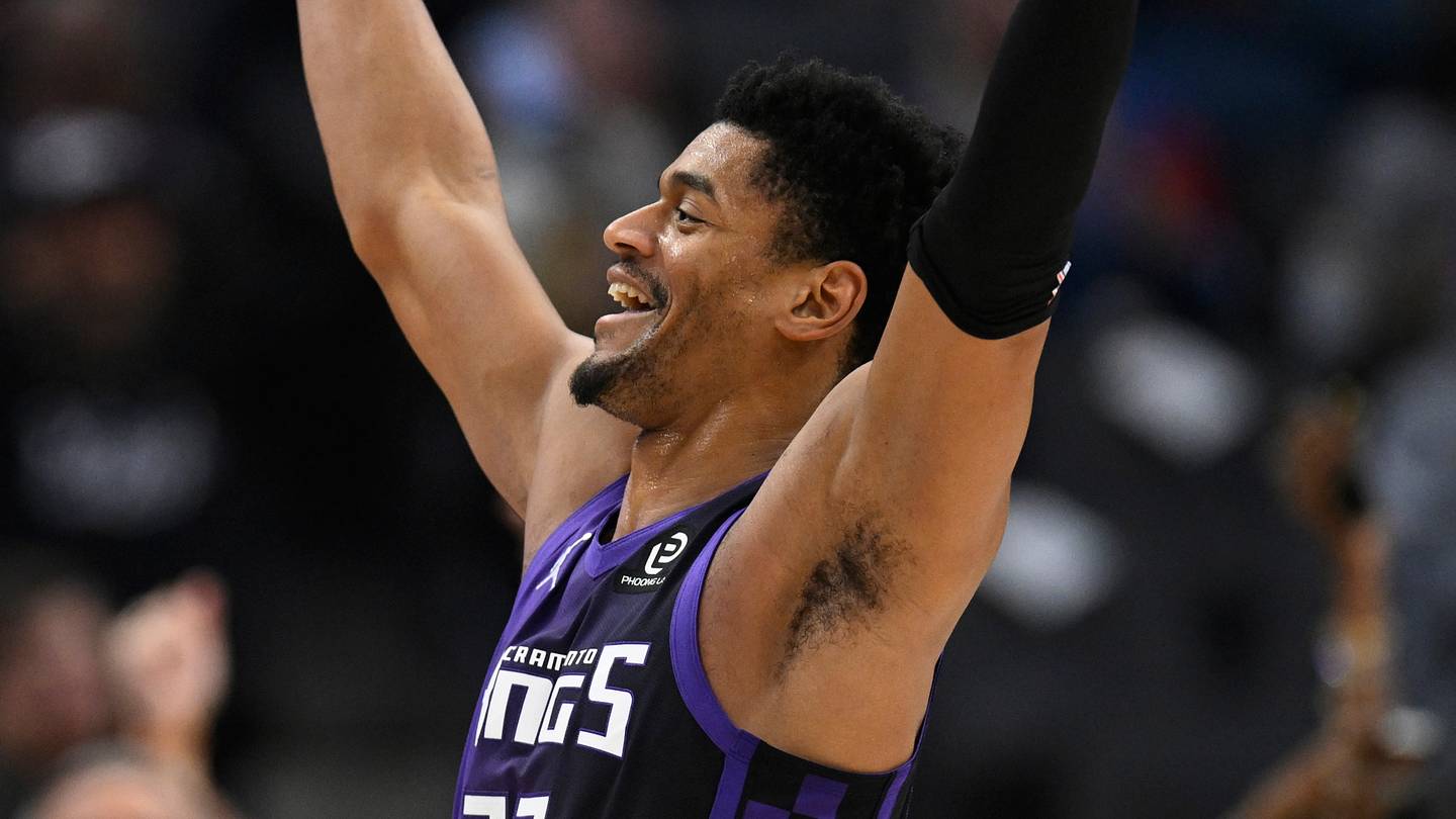 Kings' fans love this rookie (and the feeling is mutual)