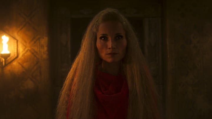 Kate Fleetwood (Liandrin Guirale) in The Wheel of Time season 3.