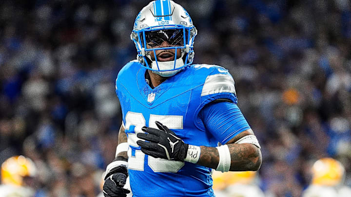Detroit Lions safety Jamal Adams (25).