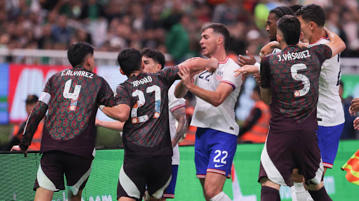 Como suele suceder en estos partidos, hubo un conato de bronca entre Jesús Angulo y Alejandro Zendejas