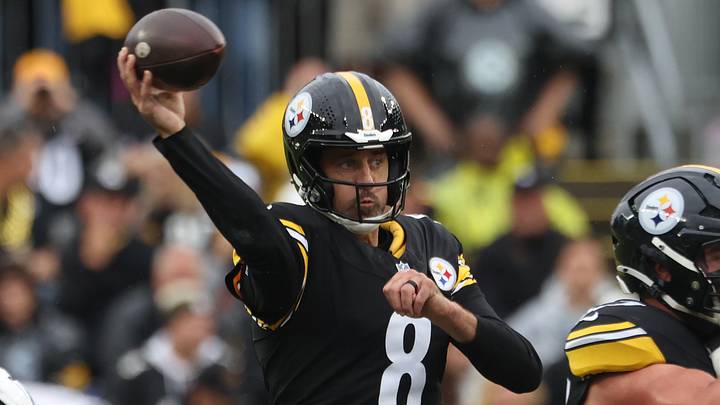 Pittsburgh Steelers quarterback Aaron Rodgers Pittsburgh Steelers quarterback Aaron Rodgers