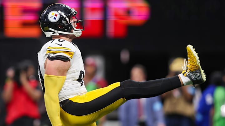 Sep 8, 2024; Atlanta, Georgia, USA; Pittsburgh Steelers linebacker T.J. Watt (90) celebrate after a sack against the Atlanta Falcons in the fourth quarter at Mercedes-Benz Stadium. Mandatory Credit: Brett Davis-Imagn Images