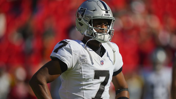 Oct 19, 2025; Kansas City, Missouri, USA; Las Vegas Raiders quarterback Geno Smith (7) during warmups prior to a game against the Kansas City Chiefs at GEHA Field at Arrowhead Stadium. Mandatory Credit: Jay Biggerstaff-Imagn Images