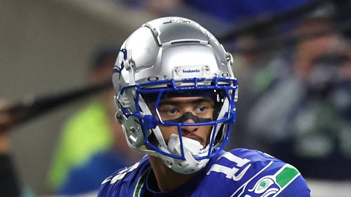 Seattle Seahawks wide receiver Jaxon Smith-Njigba lines up