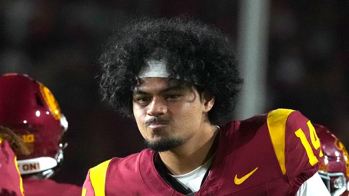 Sep 4, 2026; Los Angeles, California, USA; iSouthern California Trojans running back Deshonne Redeaux (6) is congratulated by quarterback Jayden Maiava (14) after scoring a touchdown against the Fresno State Bulldogs n the second half at United Airlines Field at Los Angeles Memorial Coliseum