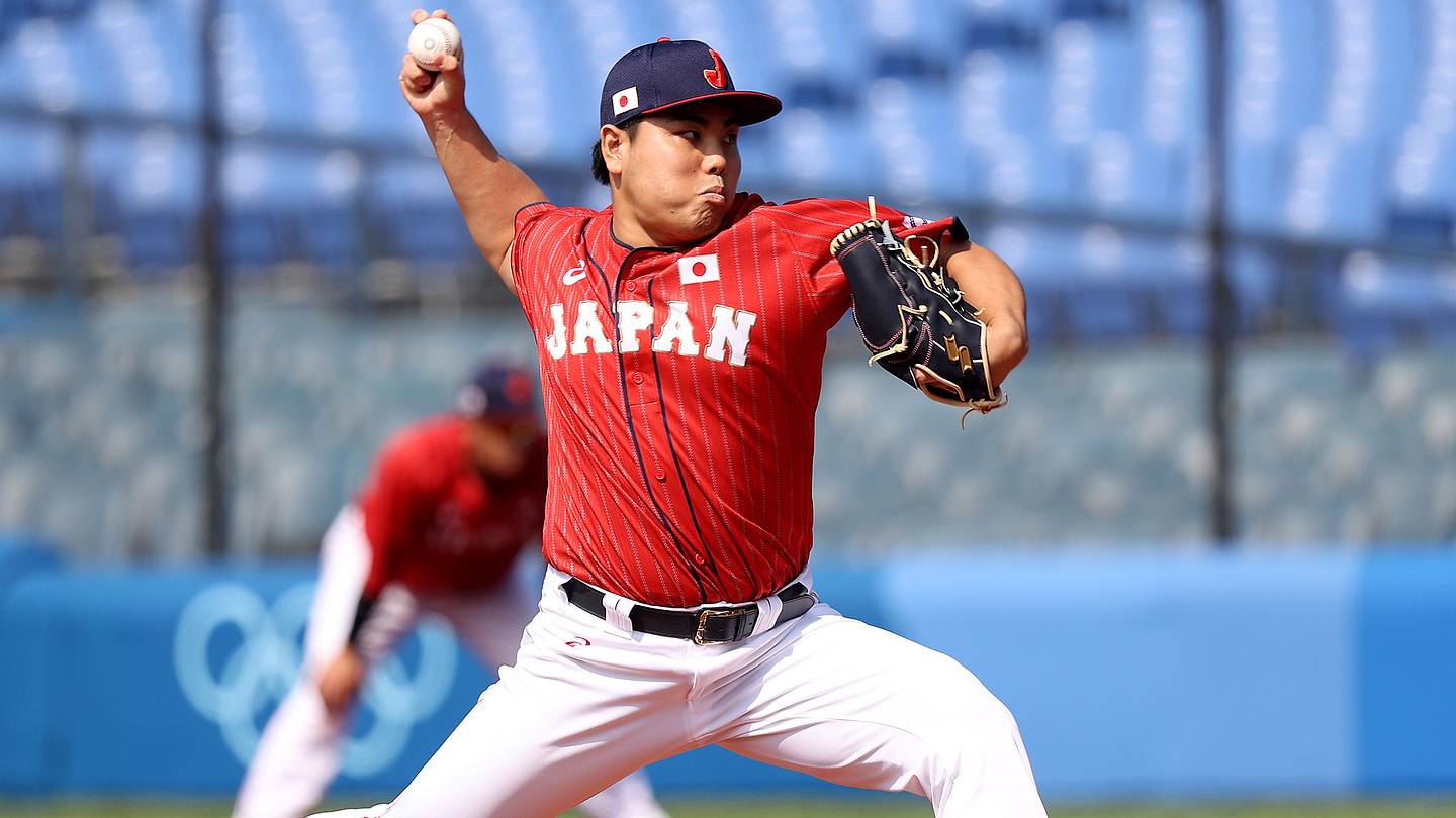 Cubs Rumors: Japanese ace offers intriguing solution to looming pitching need