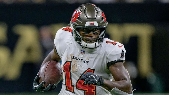 Buccaneers receiver Chris Godwin is expected to return to the field in October.