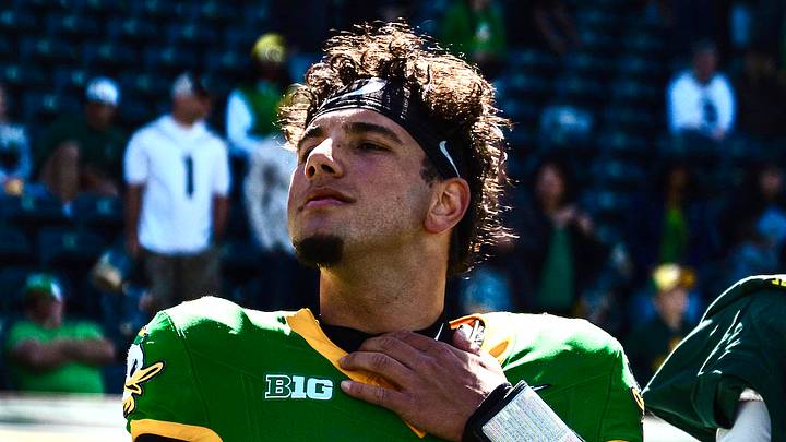 Oregon Ducks quarterback Dylan Raiola Oregon Ducks quarterback Dylan Raiola