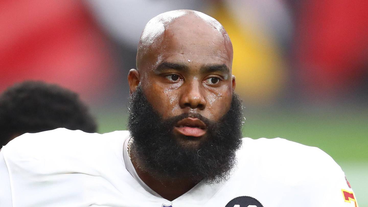 Chiefs, Commanders, Patriots Compete for Veteran Tackle Moses
