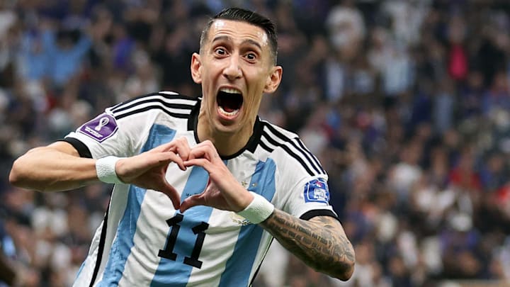 L'Argentin Angel Di Maria a reçu un accueil sublime de la part des supporters de Benfica pour son retour