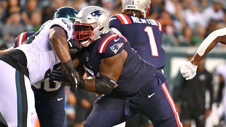 Aug 19, 2021; Philadelphia, Pennsylvania, USA; New England Patriots offensive guard Mike Onwenu (71) blocks against the Philadelphia Eagles at Lincoln Financial Field. Mandatory Credit: Eric Hartline-Imagn Images Aug 19, 2021; Philadelphia, Pennsylvania, USA; New England Patriots offensive guard Mike Onwenu (71) blocks against the Philadelphia Eagles at Lincoln Financial Field. Mandatory Credit: Eric Hartline-Imagn Images