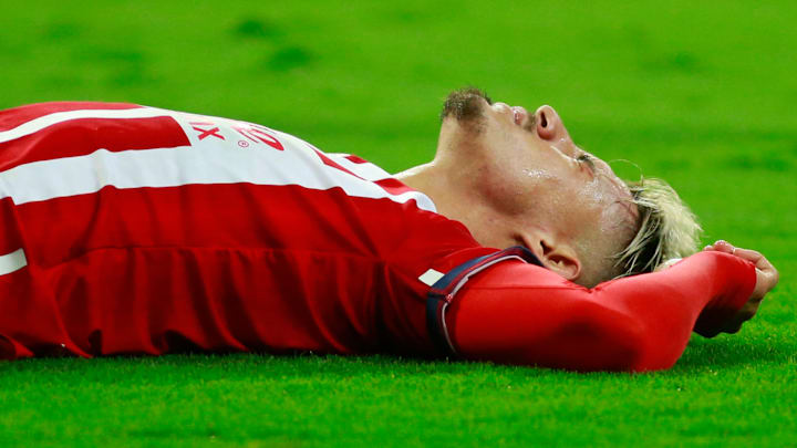 'Chicote' Calderón pudo darle tres puntos a las Chivas, pero falló desde el manchón penal.