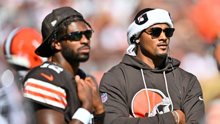 Deshaun Watson will be on the sidelines in Las Vegas on Sunday during Shedeur Sanders’s first career start.