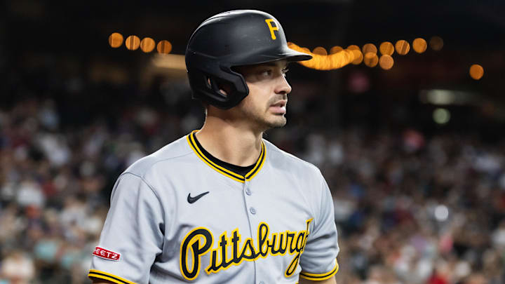 May 28, 2025; Phoenix, Arizona, USA; Pittsburgh Pirates outfielder Bryan Reynolds against the Arizona Diamondbacks in at Chase Field. Mandatory Credit: Mark J. Rebilas-Imagn Images May 28, 2025; Phoenix, Arizona, USA; Pittsburgh Pirates outfielder Bryan Reynolds against the Arizona Diamondbacks in at Chase Field. Mandatory Credit: Mark J. Rebilas-Imagn Images