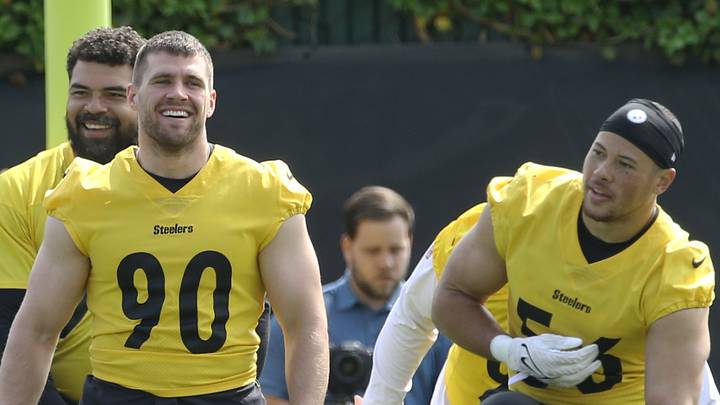 Pittsburgh Steelers defensive end Cameron Hayward (rear) and linebackers TJ Watt (90) and Alex Highsmith (56) Pittsburgh Steelers defensive end Cameron Hayward (rear) and linebackers TJ Watt (90) and Alex Highsmith (56)