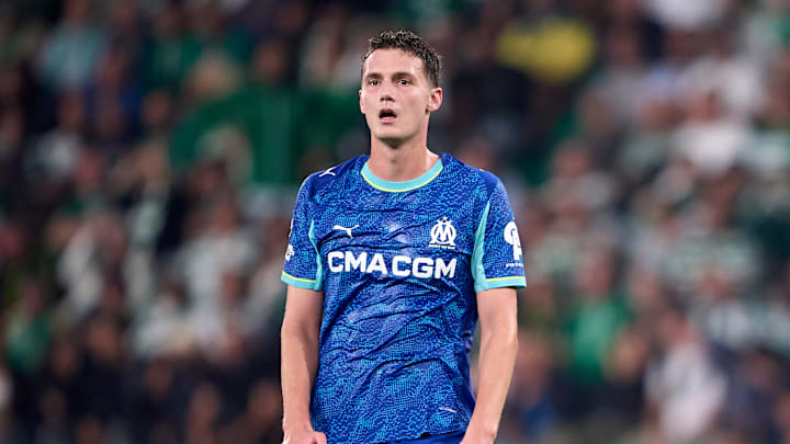 Benjamin Pavard est jugé comme fautif sur les deux buts encaissés face à Lens.