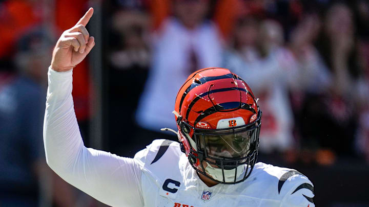 Cincinnati Bengals defensive end Trey Hendrickson (91) celebrates as time winds down in the fourth quarter of the NFL Week 1 game between the Cleveland Browns and the Cincinnati Bengals at Huntington Bank Field in Cleveland on Sunday, Sept. 7, 2025. The Bengals begin the season with a 17-16 win over the Browns.