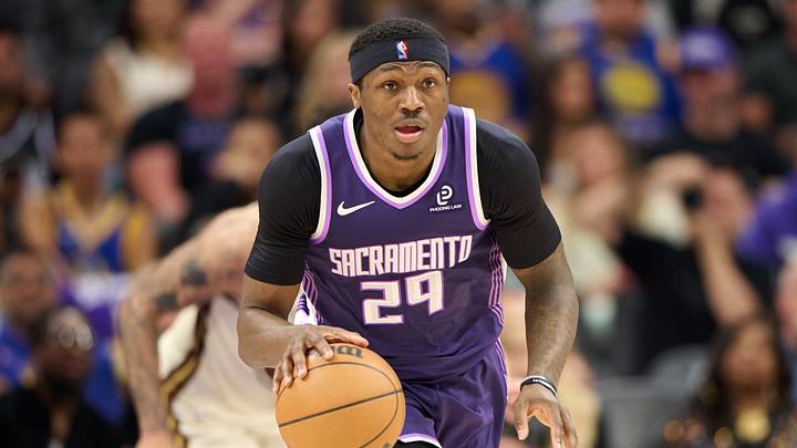 Apr 10, 2026; Sacramento, California, USA; Sacramento Kings guard Daeqwon Plowden (29) brings the ball upcourt against the Golden State Warriors during the second quarter at Golden 1 Center. Mandatory Credit: Robert Edwards-Imagn Images