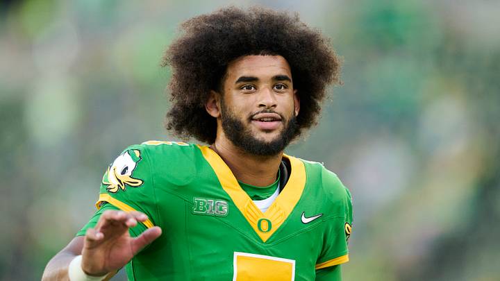 Sep 18, 2026; Eugene, Oregon, USA; Oregon Ducks quarterback Dante Moore (5) waves to a fan before a game against the Portland State Vikings at Autzen Stadium. Mandatory Credit: Troy Wayrynen-Imagn Images Sep 18, 2026; Eugene, Oregon, USA; Oregon Ducks quarterback Dante Moore (5) waves to a fan before a game against the Portland State Vikings at Autzen Stadium. Mandatory Credit: Troy Wayrynen-Imagn Images