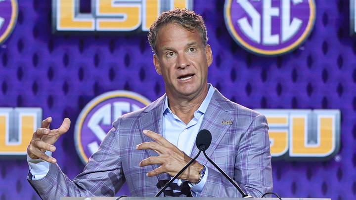 LSU Tigers head coach Lane Kiffin