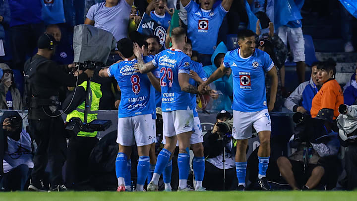 Cruz Azul analiza opciones de fichajes