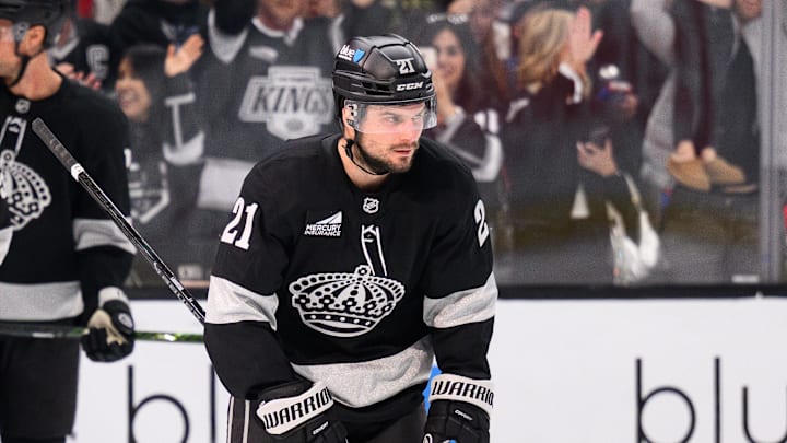 Mar 7, 2026; Los Angeles, California, USA; Los Angeles Kings center Scott Laughton (21) skates to the bench after scoring his first NHL goal during the second period against the Montréal Canadiens at Crypto.com Arena. Mandatory Credit: William Liang-Imagn Images