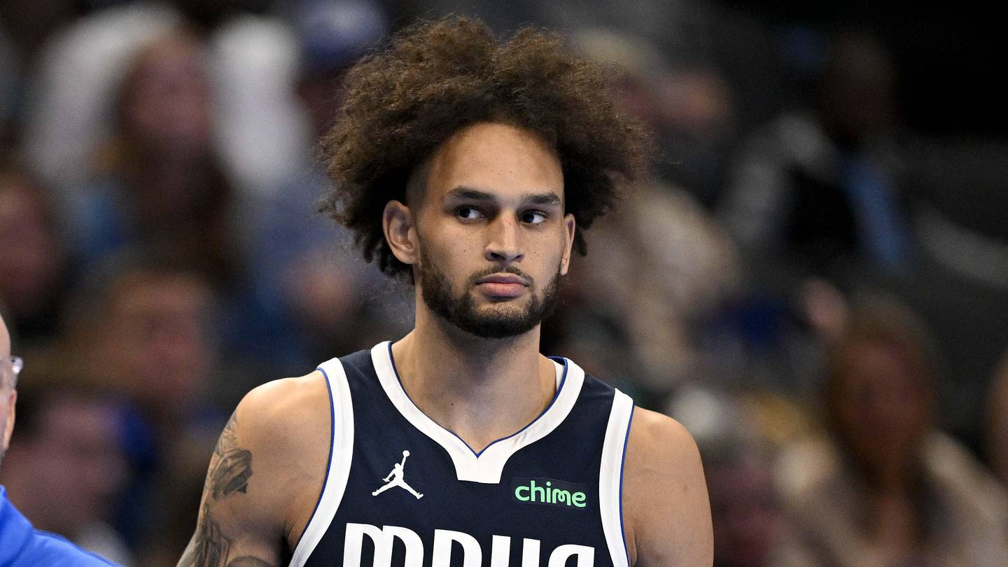 Mavericks Face Tough Call on Lively's Future Amid Foot Woes