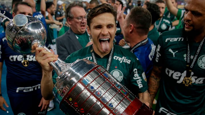 Raphael Veiga joins Liga MX after conquering two Copa Libertadores titles with Palmeiras. 