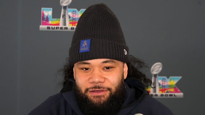 New England Patriots defensive tackle Khyiris Tonga New England Patriots defensive tackle Khyiris Tonga