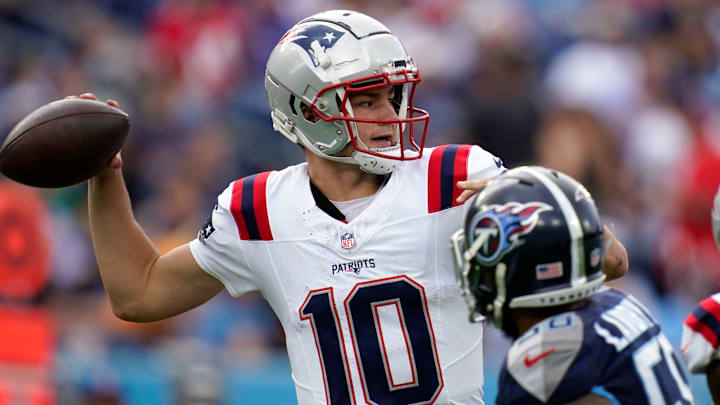 New England Patriots quarterback Drake Maye (10) looks down field in the third quarter against The Tennessee Titans at Nissan Stadium in Nashville, Tenn., Sunday, Nov. 3, 2024.