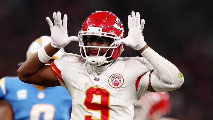 [US, Mexico & Canada customers only] Sep 5, 2025; Sao Paulo, BRAZIL; Kansas City Chiefs wide receiver JuJu Smith-Schuster (9) reacts  in the first half against the Los Angeles Chargers at Corinthians Arena. Mandatory Credit: Jean Carniel/Reuters via Imagn Images