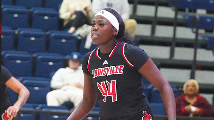Louisville women's basketball forward Olivia Cochran