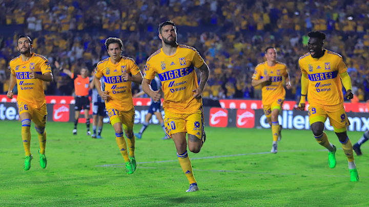 Juan Vigón, Sebastián Córdova, André-Pierre Gignac, Florian Thauvin y Jordy Caicedo festejaron el gol de la victoria de los Tigres.