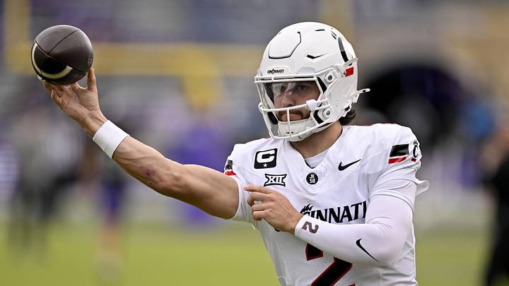 Nov 29, 2025; Fort Worth, Texas, USA; Cincinnati Bearcats quarterback Brendan Sorsby (2) warms up before the game against the TCU Horned Frogs at Amon G. Carter Stadium. Mandatory Credit: Jerome Miron-Imagn Images