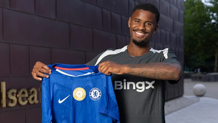 First look at Jorrel Hato as a Chelsea player.