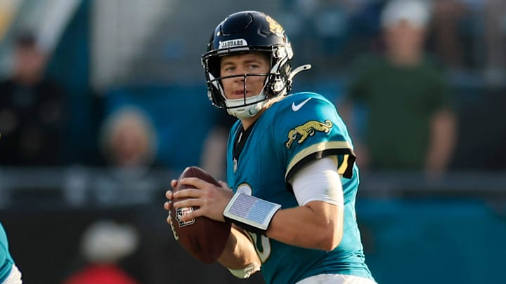 Jacksonville Jaguars quarterback Mac Jones (10) looks to pass on the final offensive play for the Jaguars during the fourth quarter Sunday, Dec. 15, 2024 at EverBank Stadium in Jacksonville, Fla. The Jets held off the Jaguars 32-25. [Corey Perrine/Florida Times-Union]