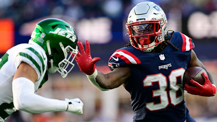 New York Jets v New England Patriots