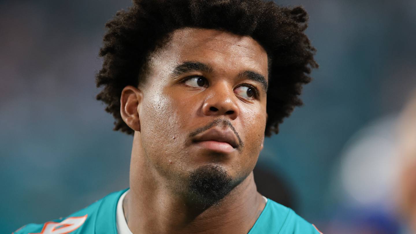 Dolphins fans may need to start worrying about Chop Robinson after Week 1