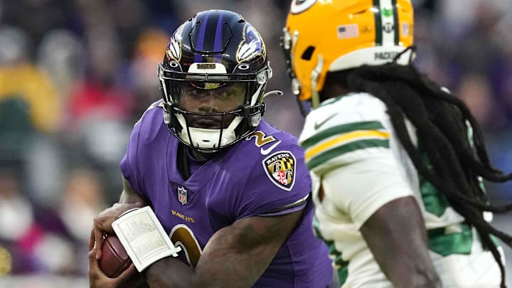 Baltimore Ravens quarterback Tyler Huntley (2) runs the ball against the Green Bay Packers in 2021.